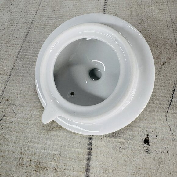 Pottery Barn THE GREAT WHITE COLLECTION Solid 7 Cups Stoneware Lidded Teapot - Picture 9 of 16